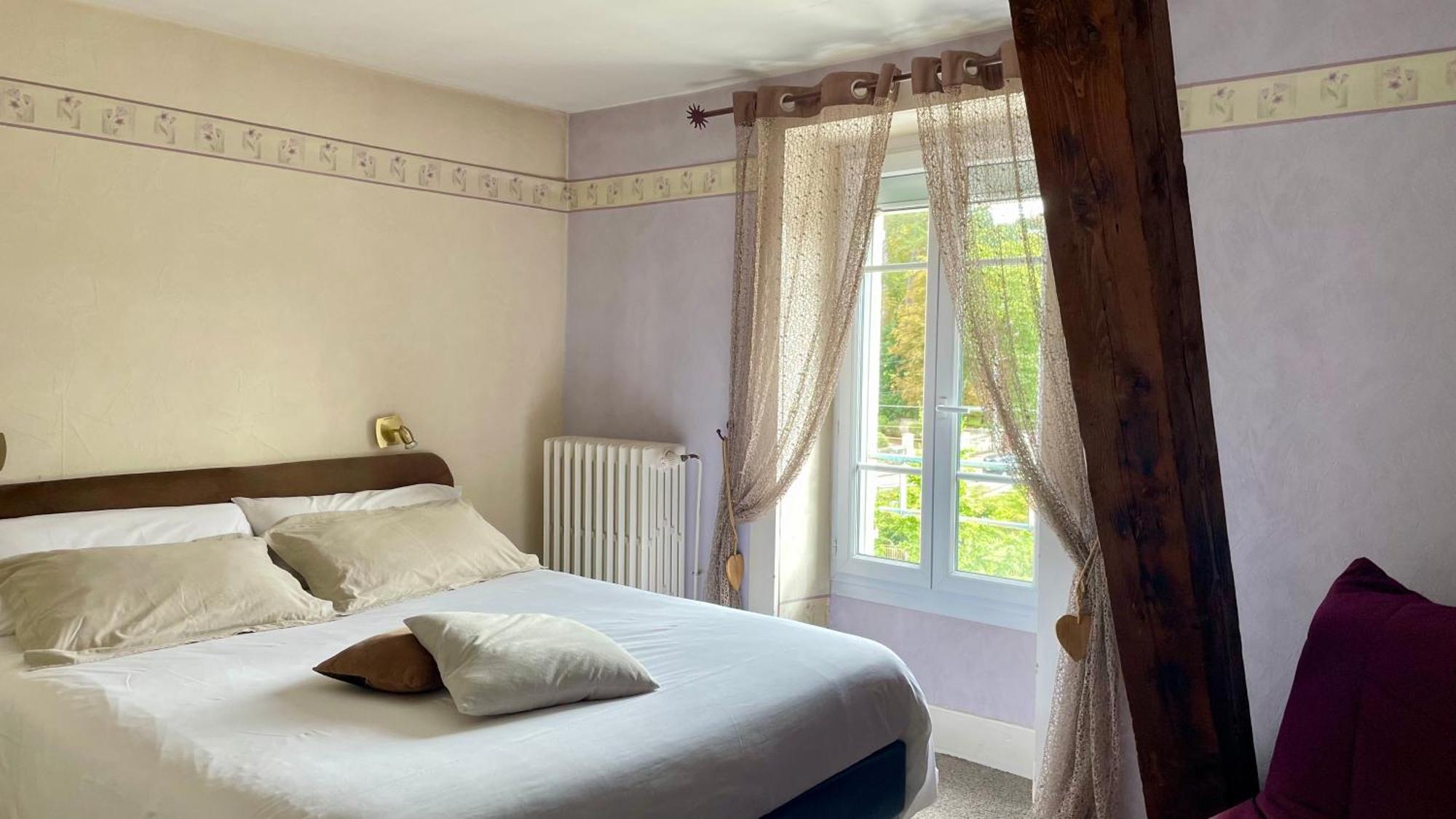 Hotel Gambetta Lons-le-Saunier Εξωτερικό φωτογραφία